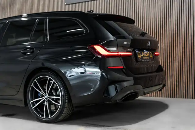 BMW 3 Series view 7