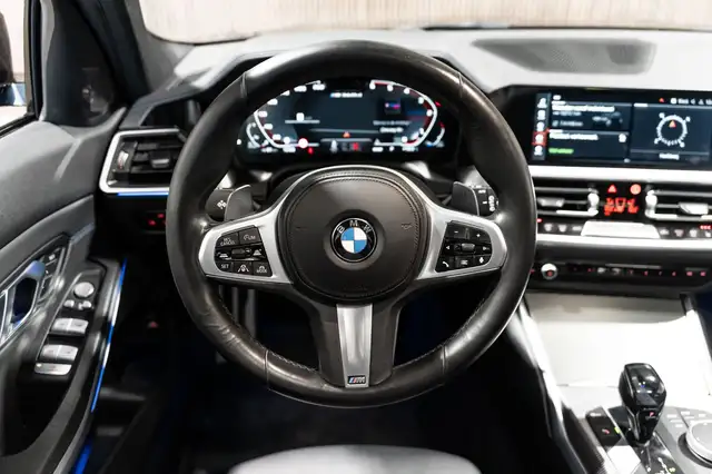 BMW 3 Series view 12