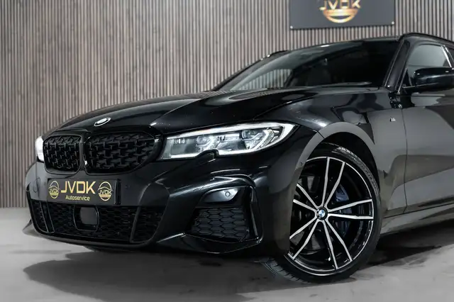 BMW 3 Series view 2