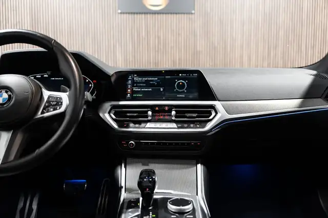BMW 3 Series view 15