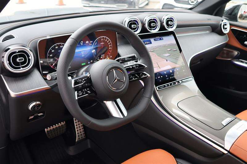 2027 Mercedes-Benz GLC 4MATIC SUV — снимка 5