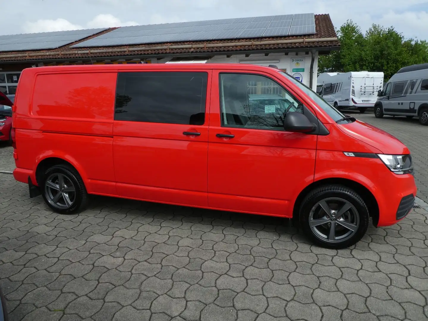 Volkswagen T6 Kombi T6.1 Kombi Mixto Langer Radstand AHK+6-Sitzer Červená - 2