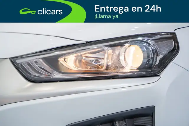 Hyundai Ioniq view 10