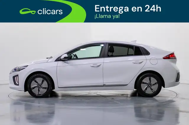 Hyundai Ioniq view 8