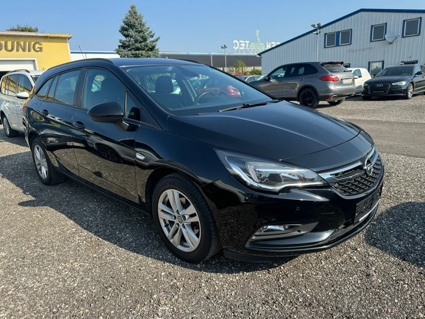 Opel Astra ST 1,0 Turbo Ecotec Direct Inj. Edition St./St. Negro - 2