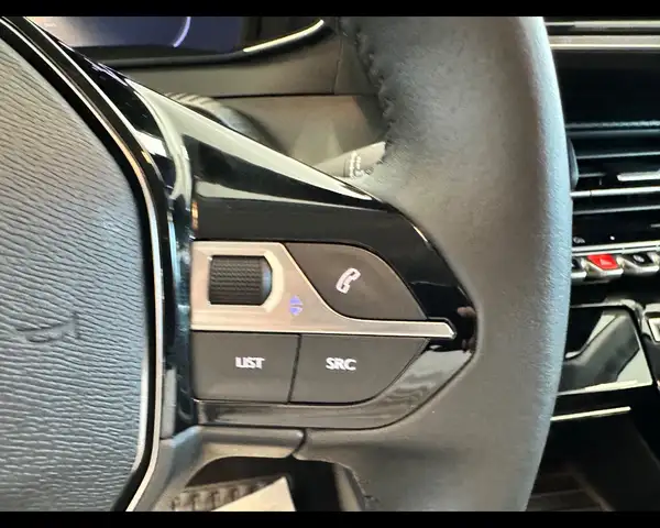Peugeot 208 view 13