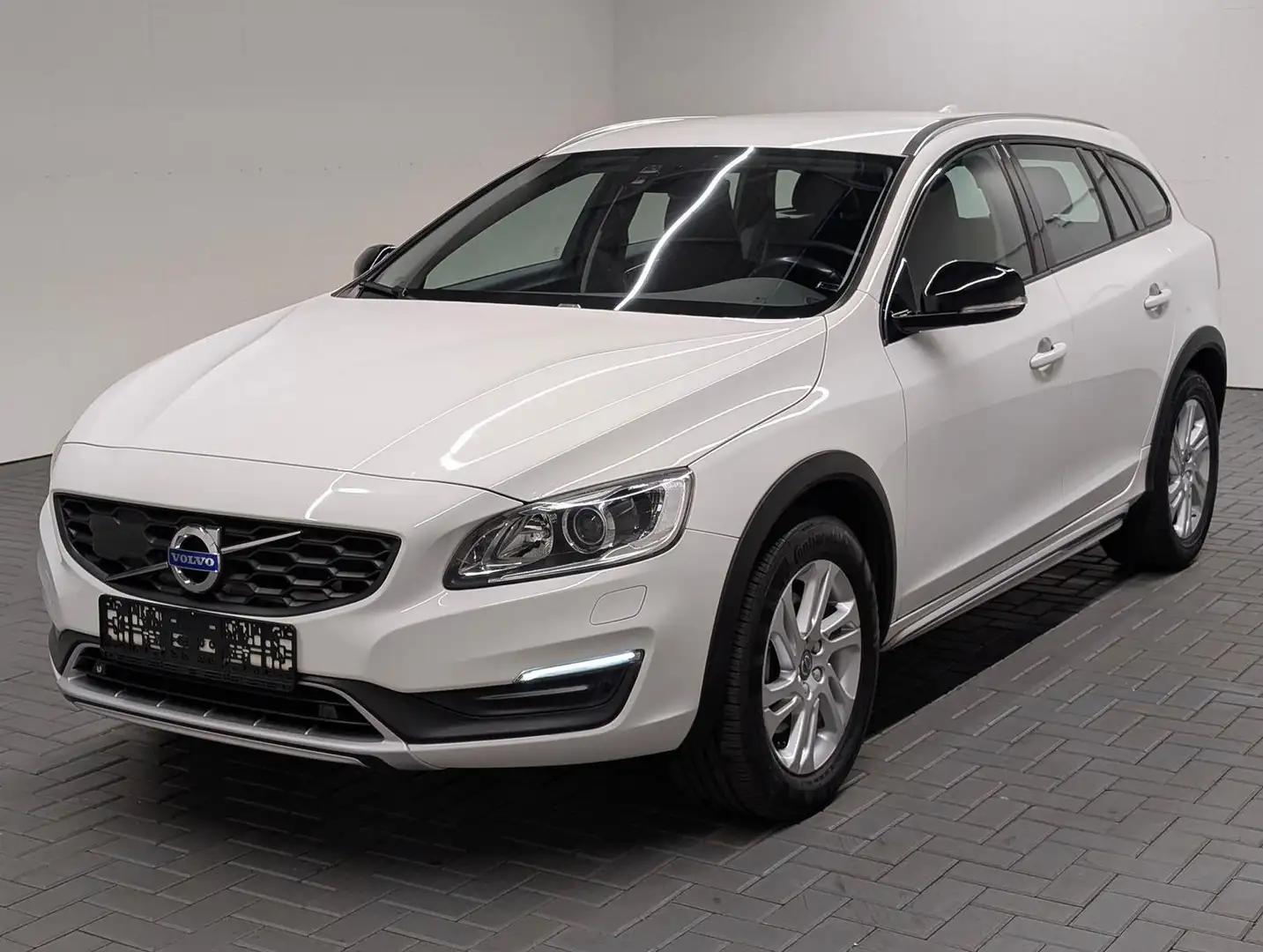 Volvo V60 Cross Country Bi-Xenon/Navi/SHZ/Kam/Tempom. Alb - 1