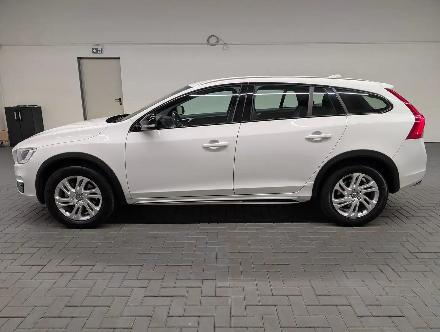 Volvo V60 Cross Country Bi-Xenon/Navi/SHZ/Kam/Tempom. Alb - 2