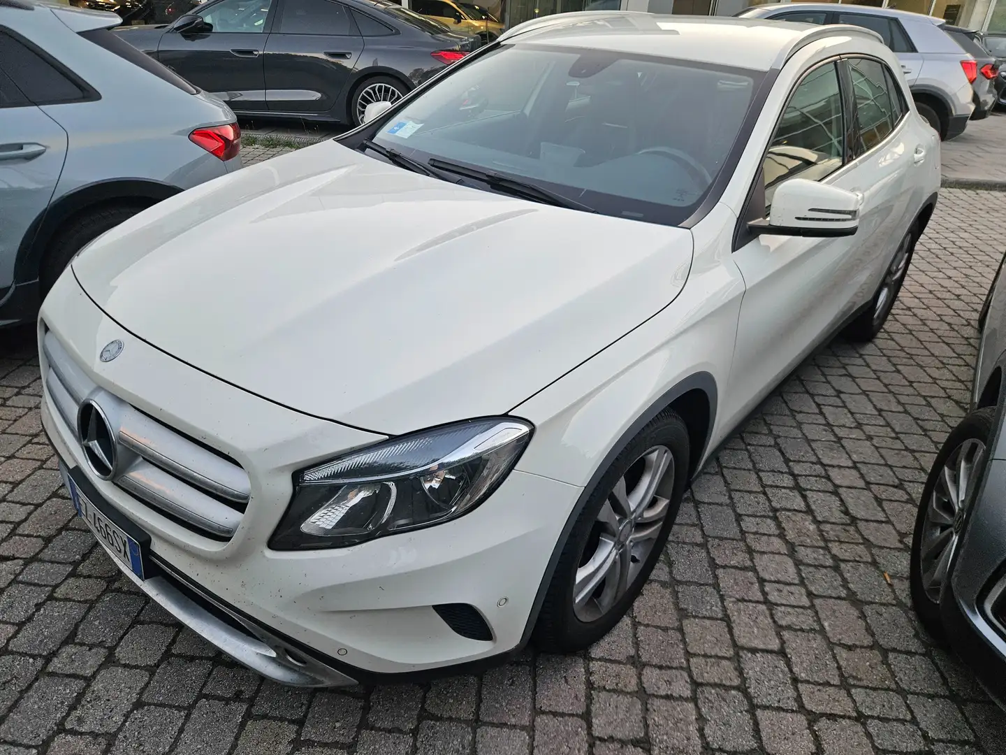 Mercedes-Benz GLA 200 GLA-X156 2014 d (cdi) Sport Bianco - 1
