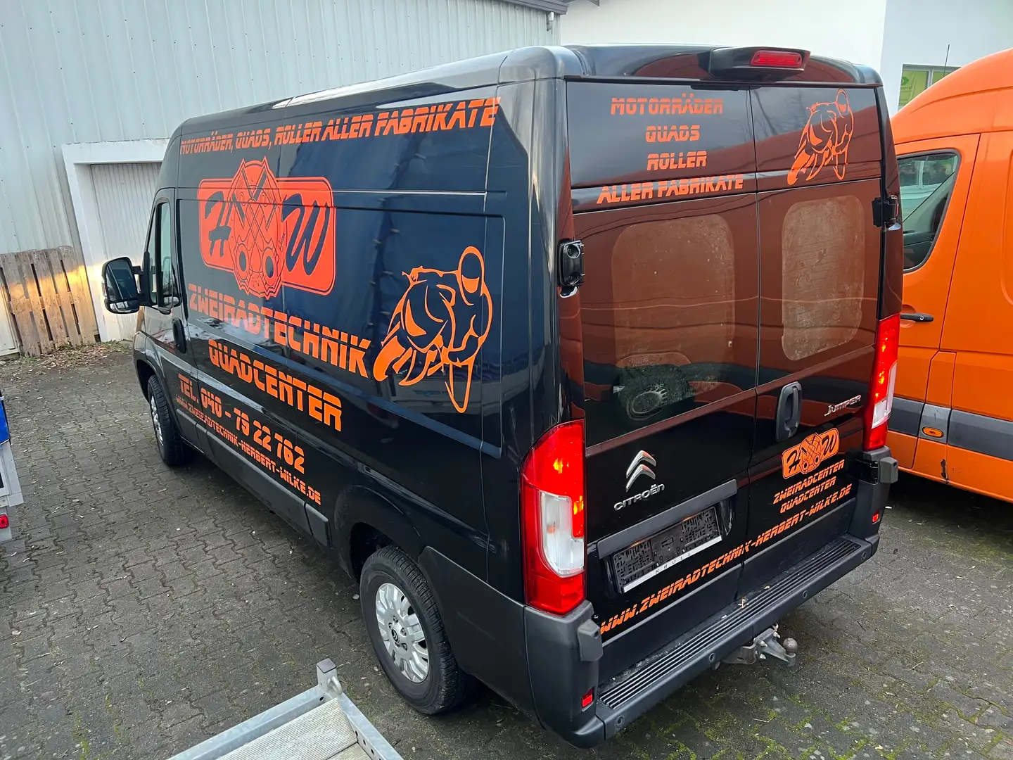 Citroen Jumper 33 L2H2 Club BlueHDi 165 Start Schwarz - 2