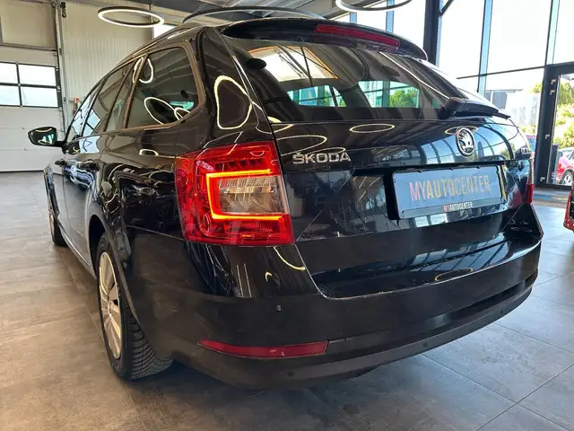 Skoda Octavia view 5