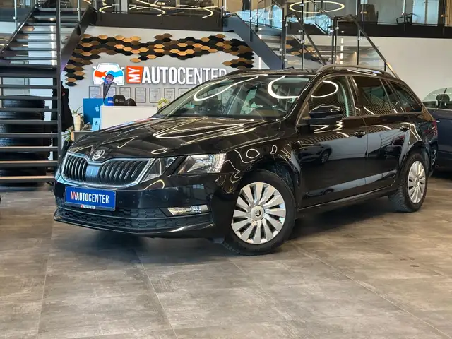 Skoda Octavia main image