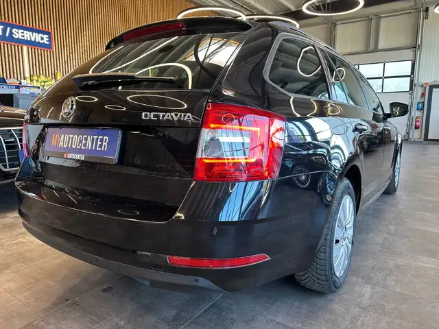 Skoda Octavia view 2