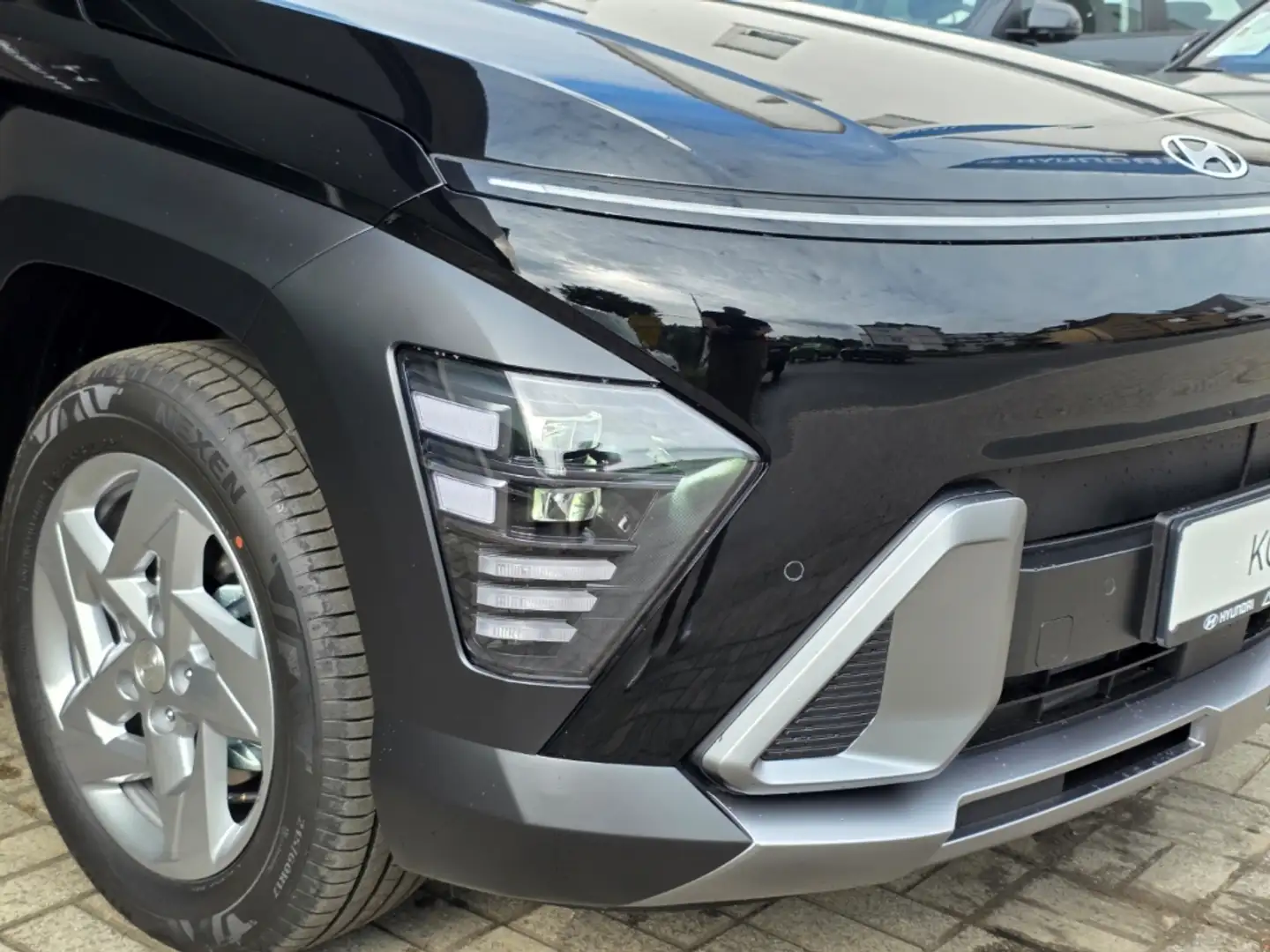 Hyundai KONA 1.6 T-GDI 7-DCT TREND, Licht-Paket, el. Heckklappe Schwarz - 2