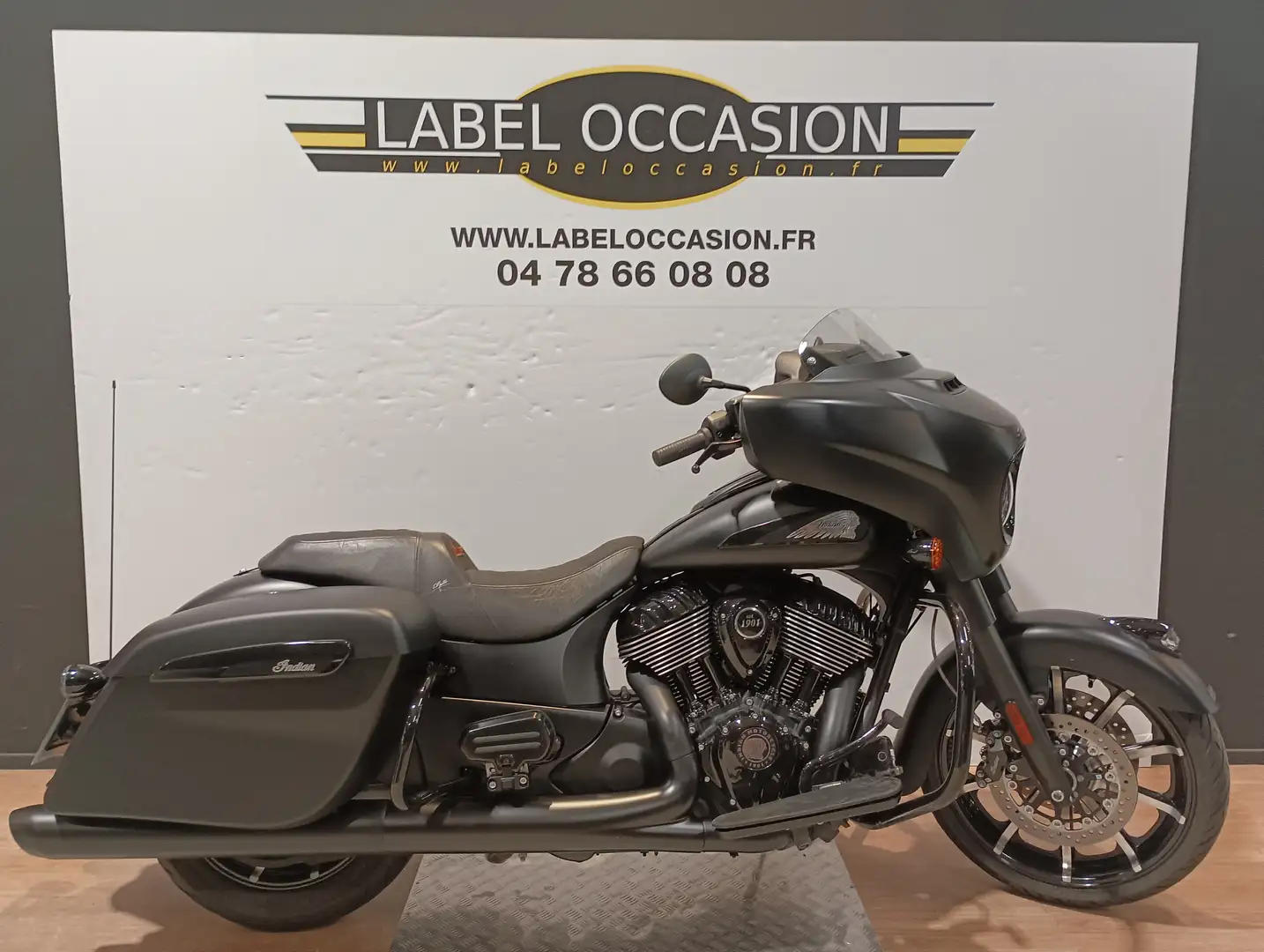 Indian Chieftain Negru - 1