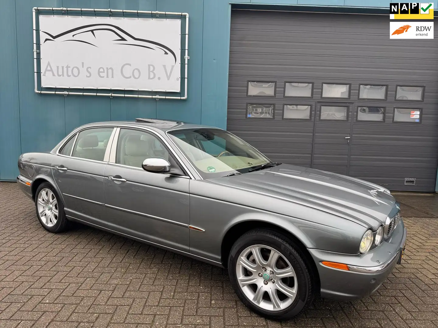 Jaguar XJ 3.0 V6 Executive Automaat YOUNGTIMER Leder Navi Cl Grijs - 1