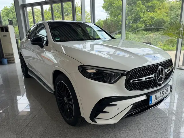 Mercedes-Benz GLC 200 view 3