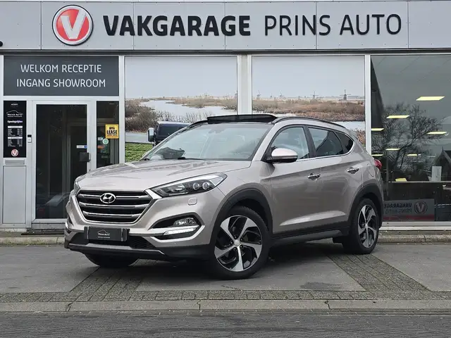 Hyundai TUCSON 2.0 CRDi Premium |PANO|TREKHAAK|STUUR+STOELVERW./K