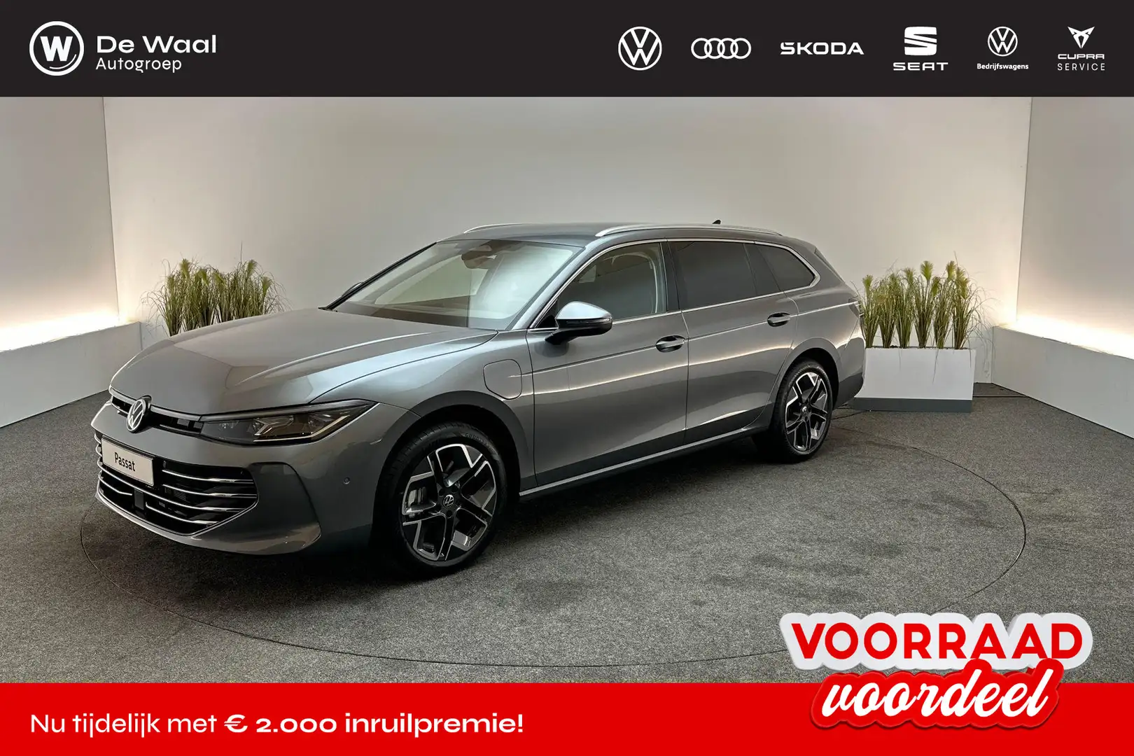 Volkswagen Passat Variant Elegance Business 1.5 DSG eHybrid Grijs - 1