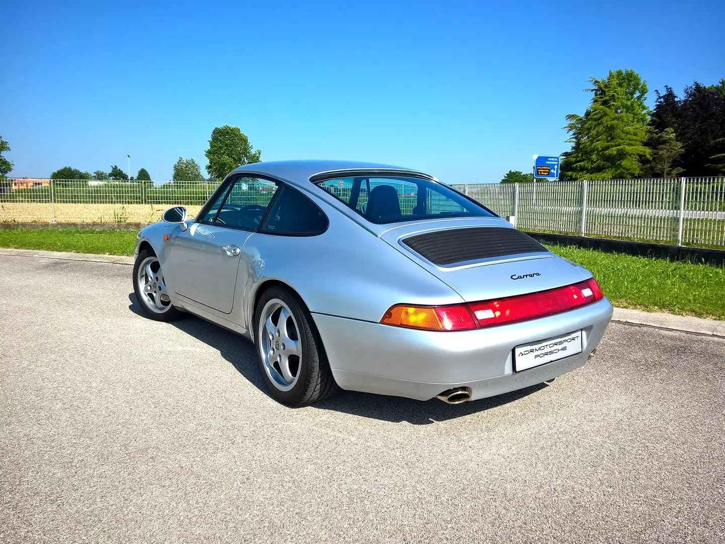 Porsche 993 911 Carrera 2 Coupé Argento - 2