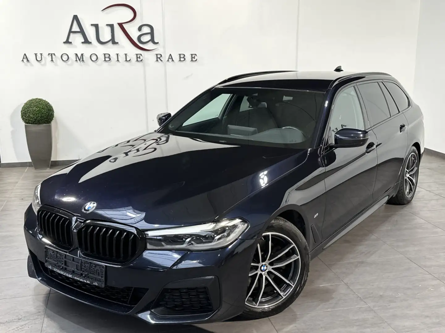BMW 520 Touring M-Sport NAV+LED+HIFI+KAMERA+18ZO+PP Schwarz - 2