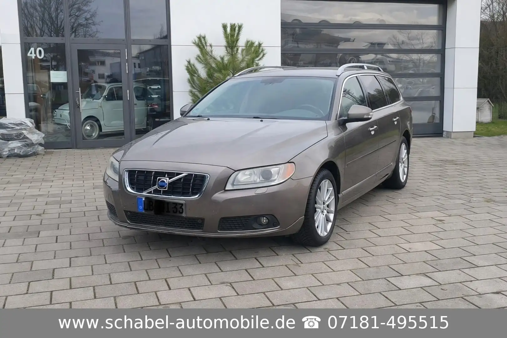 Volvo V70 Kombi Summum AWD Leder Navi AHK 4xShz Gris - 1
