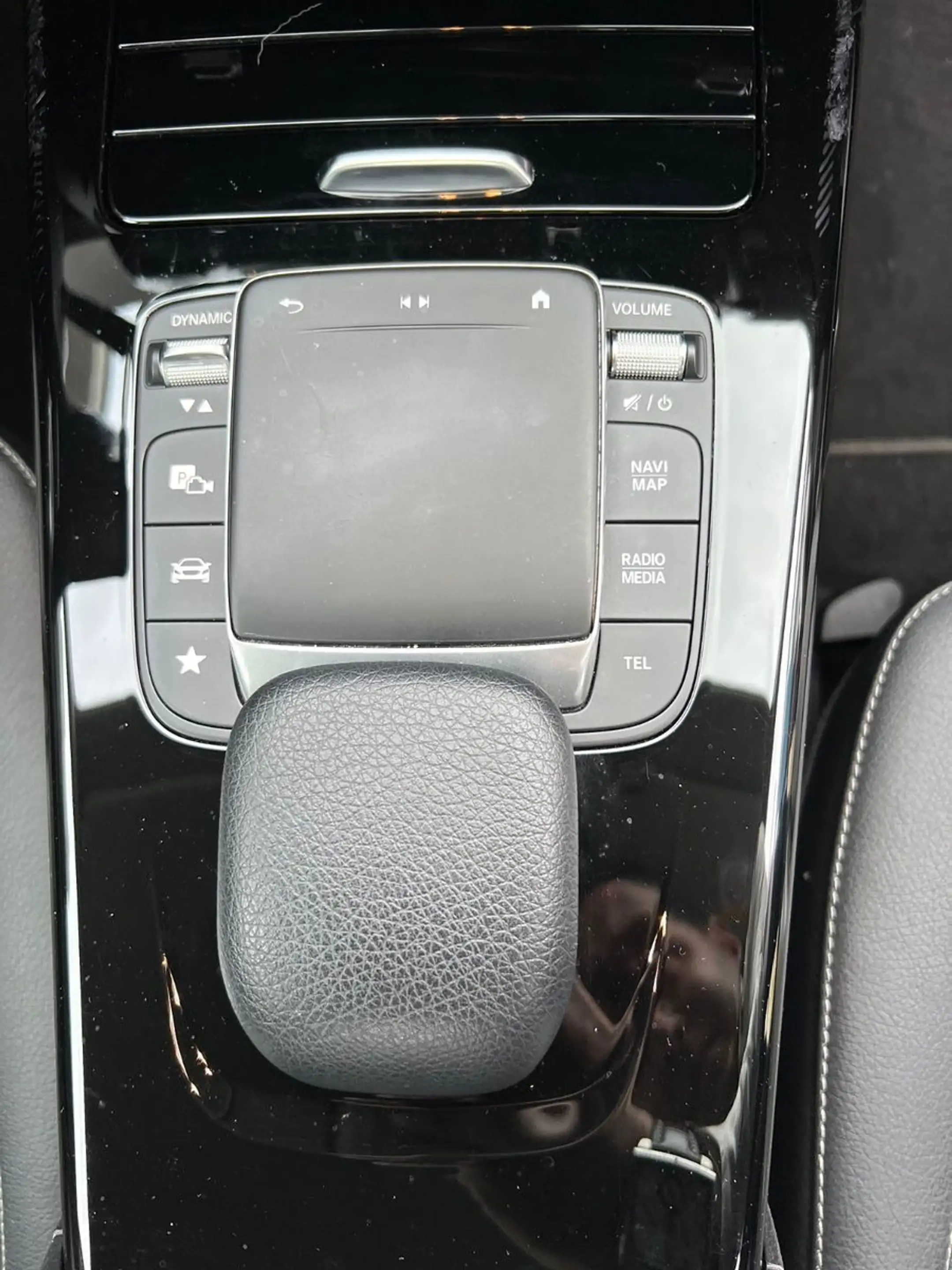 Mercedes-Benz A 220 4Matic AMG/Navi/Leder/360°Kamera/SHZ — photo 14