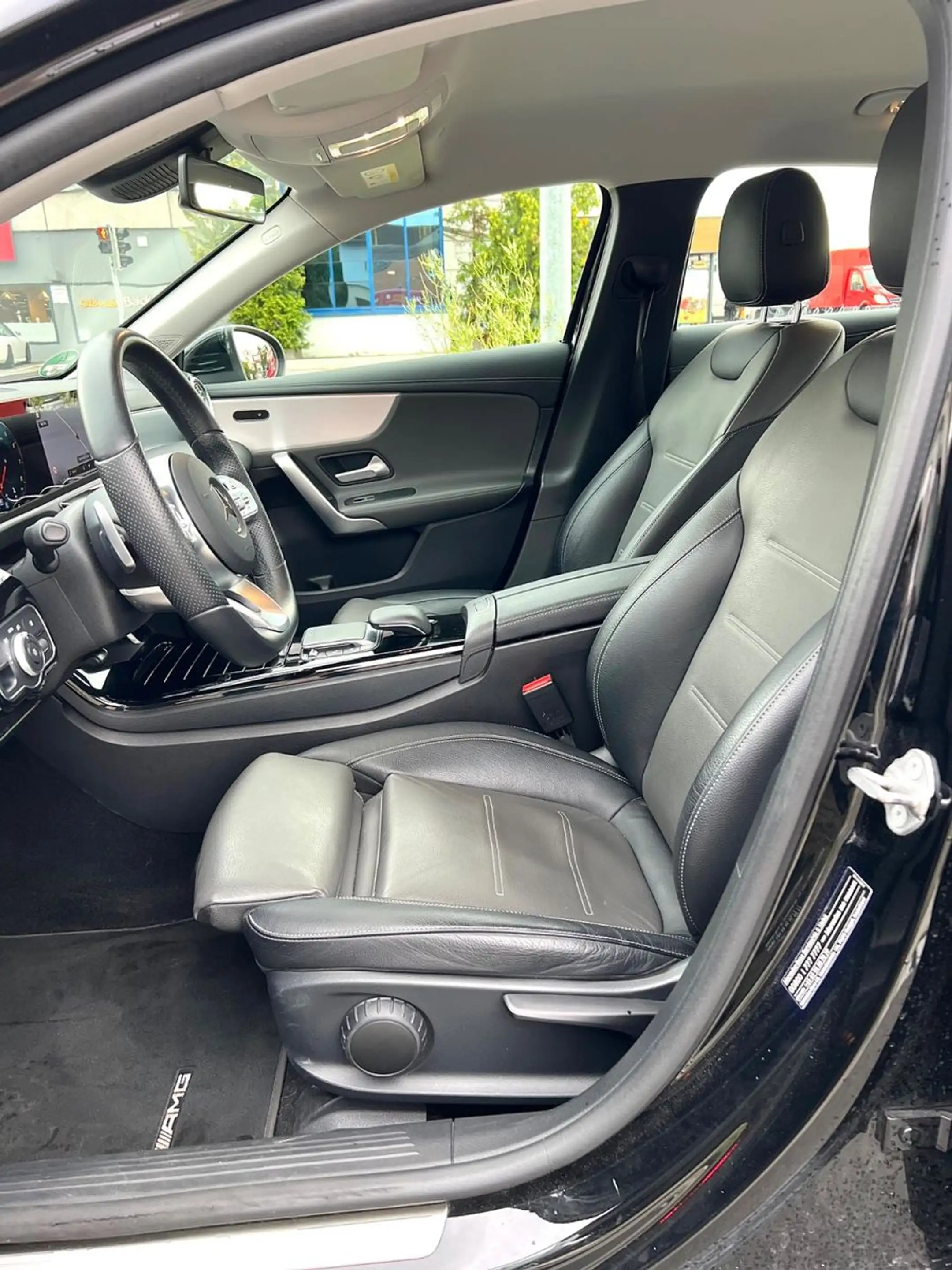 Mercedes-Benz A 220 4Matic AMG/Navi/Leder/360°Kamera/SHZ — photo 12