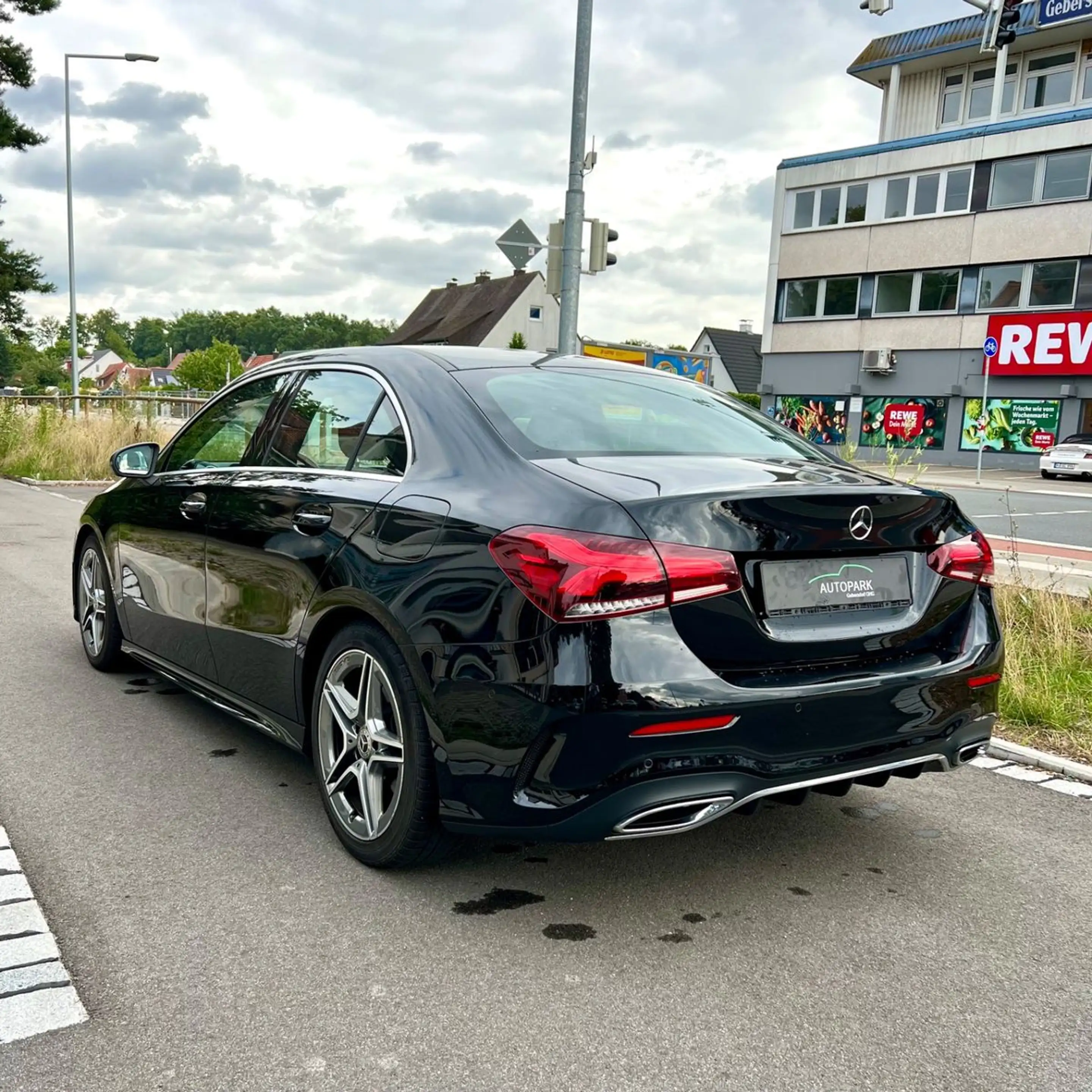 Mercedes-Benz A 220 4Matic AMG/Navi/Leder/360°Kamera/SHZ — photo 4