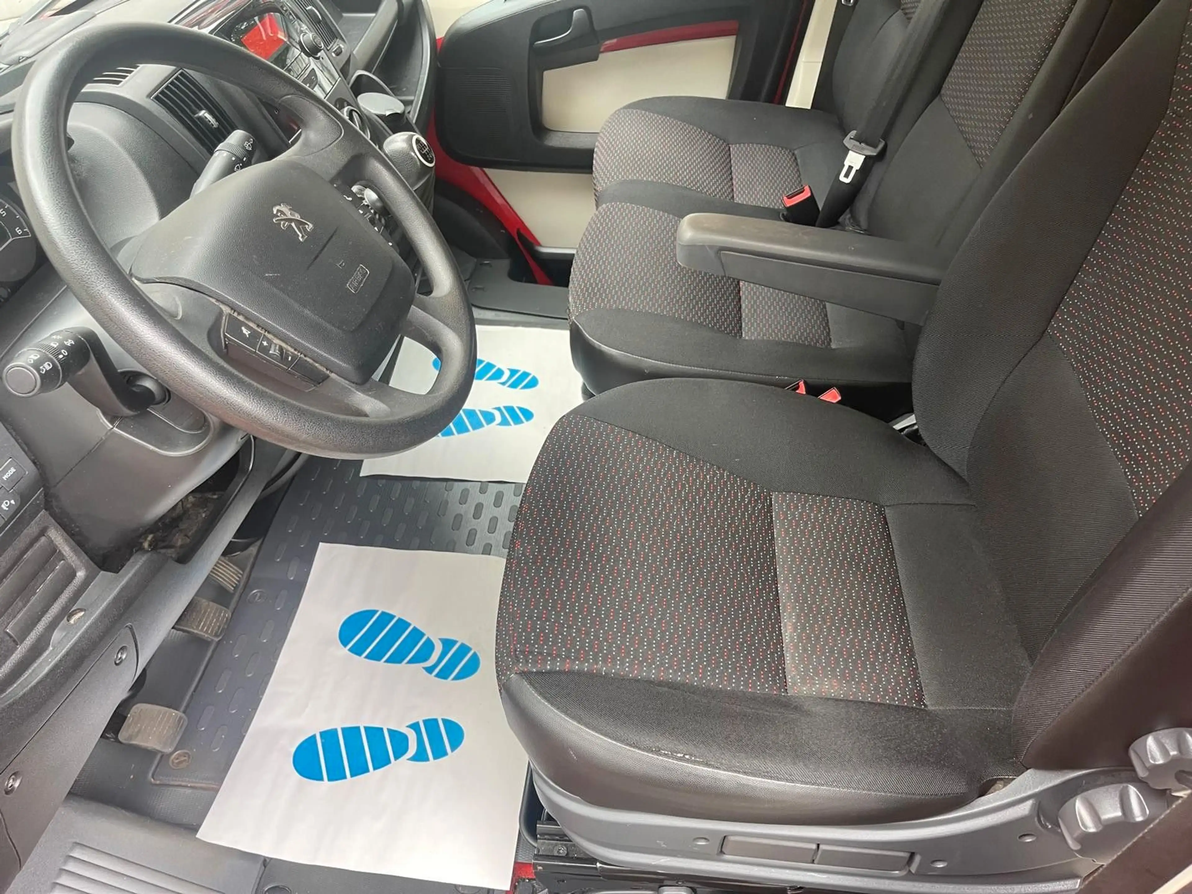 Peugeot Boxer Kasten 330 L2H1 Pro BlueHDi 110 — photo 13