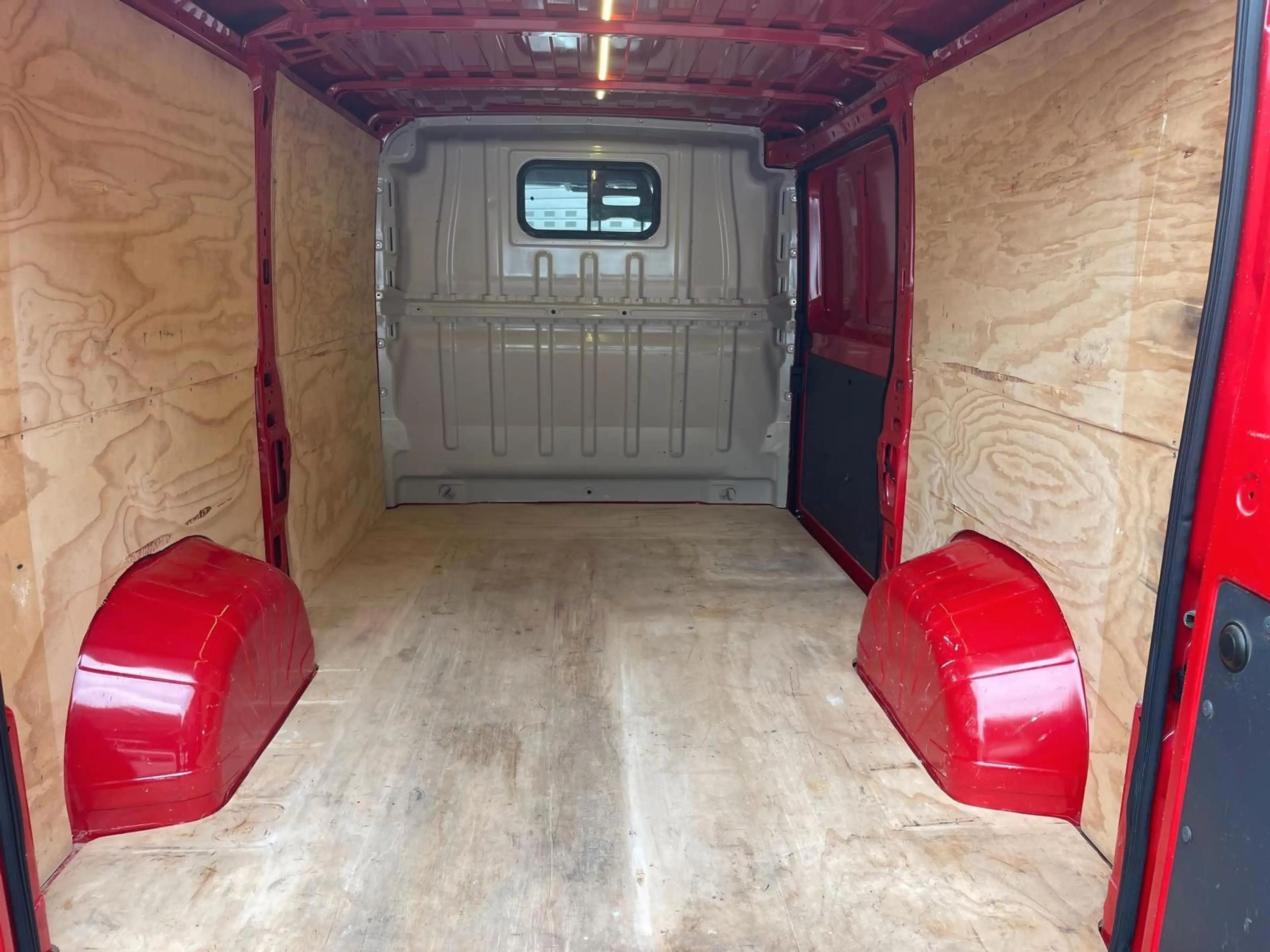 Peugeot Boxer Kasten 330 L2H1 Pro BlueHDi 110 — photo 11