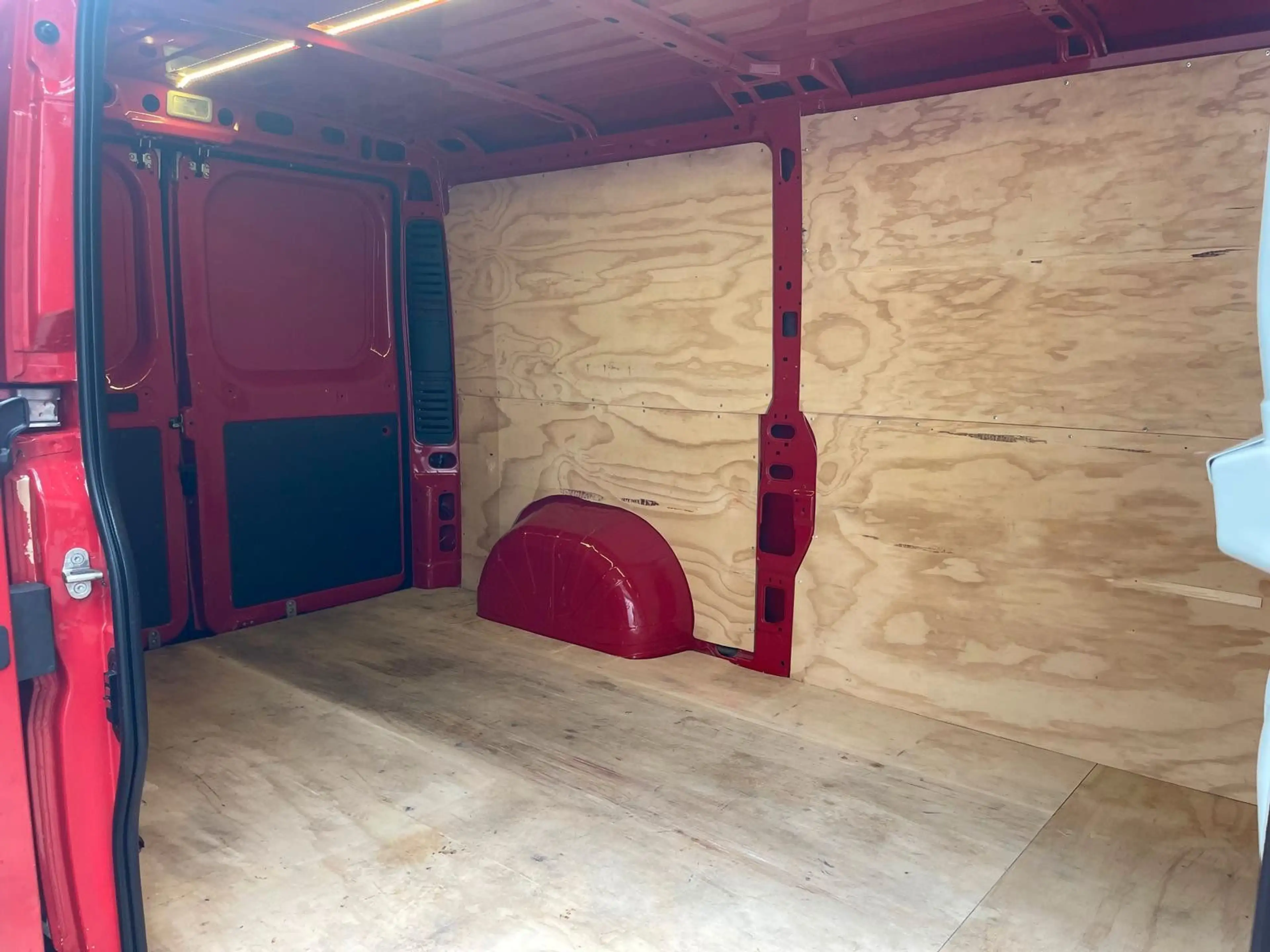 Peugeot Boxer Kasten 330 L2H1 Pro BlueHDi 110 — photo 12
