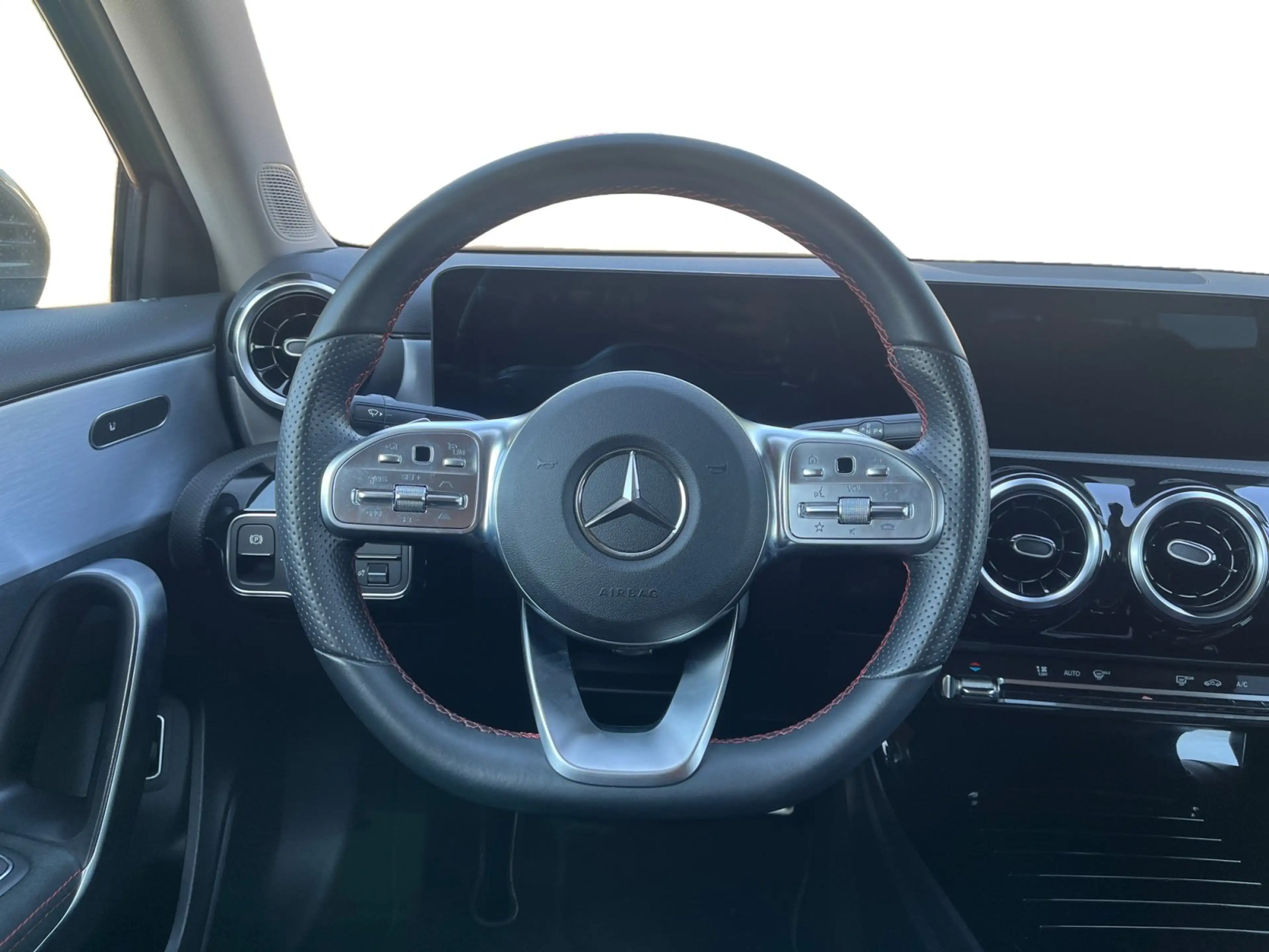 Mercedes-Benz A 220 d Lim. AMG-Line+Distronic+360°+PTS+Keyless — photo 7