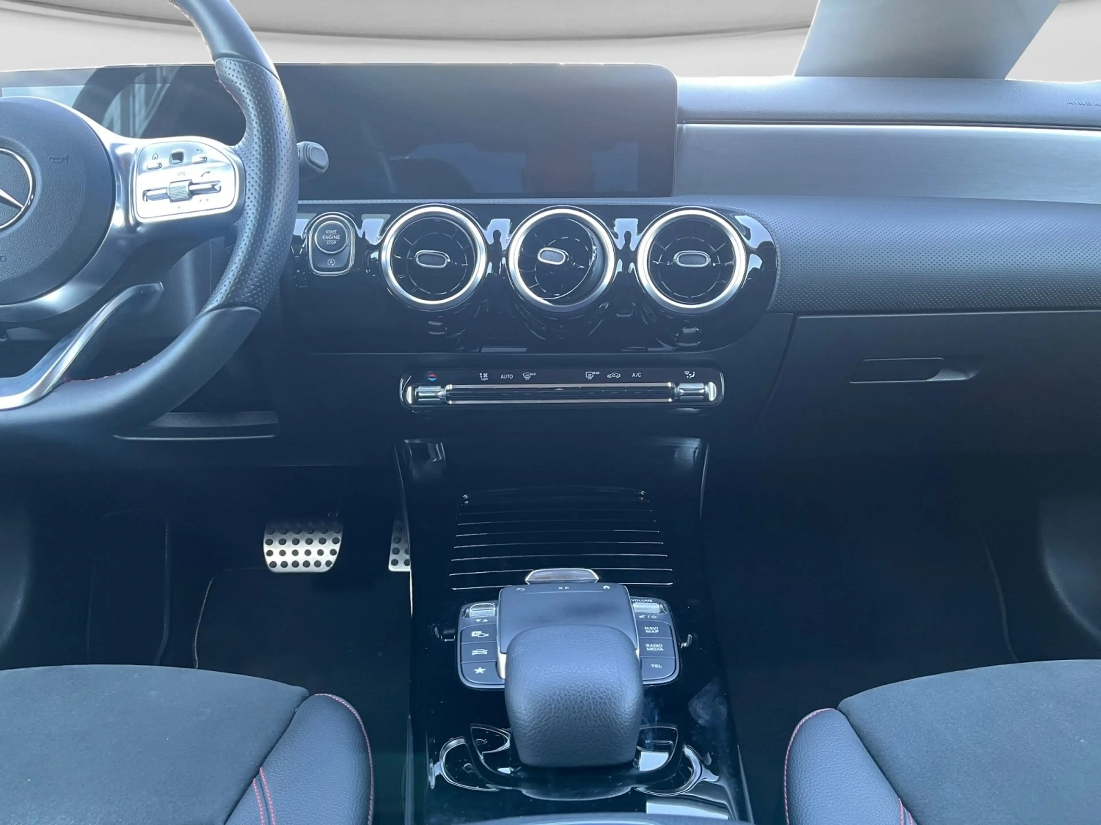 Mercedes-Benz A 220 d Lim. AMG-Line+Distronic+360°+PTS+Keyless — photo 8