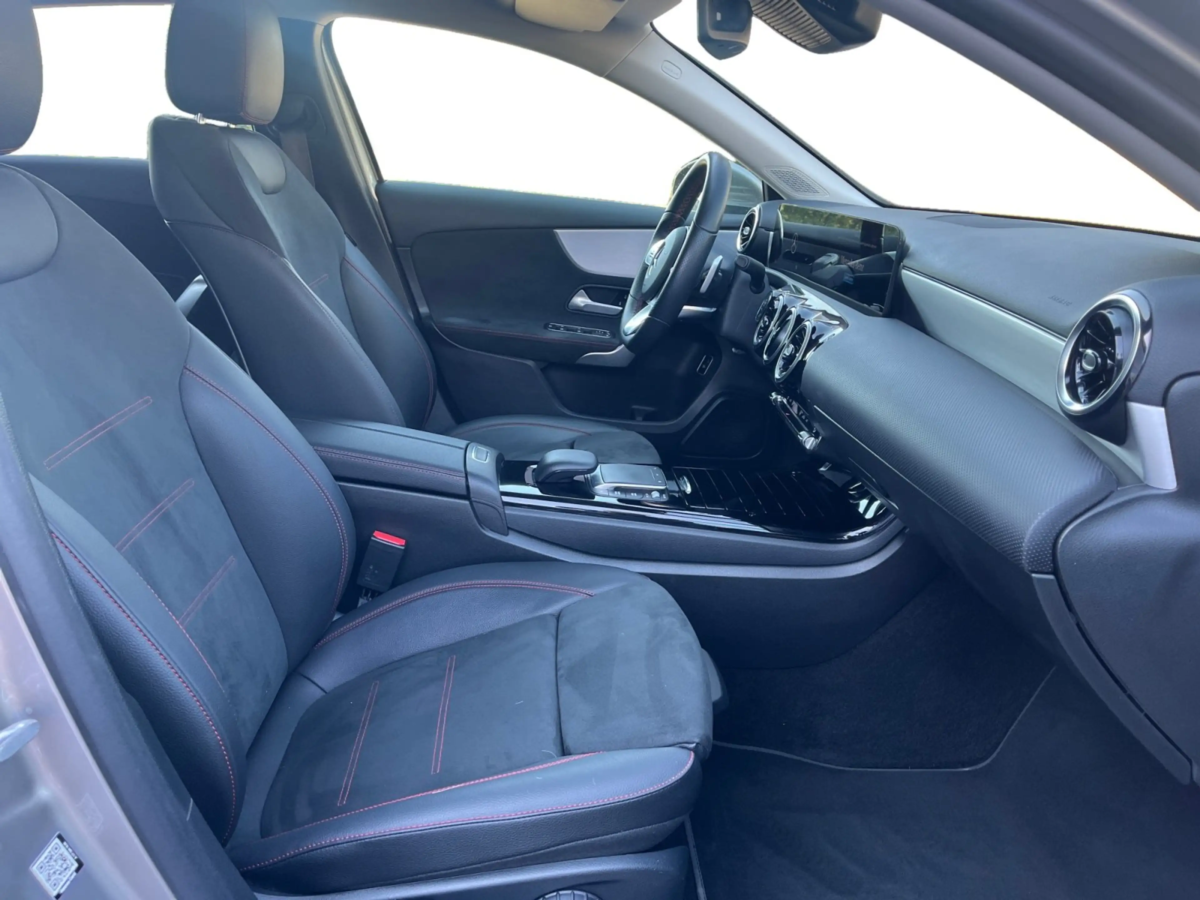 Mercedes-Benz A 220 d Lim. AMG-Line+Distronic+360°+PTS+Keyless — photo 11