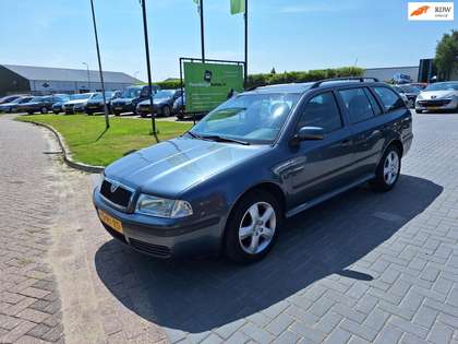 Skoda Octavia Combi 1.6 Celebrate / Zeer goede auto / APK jan 20