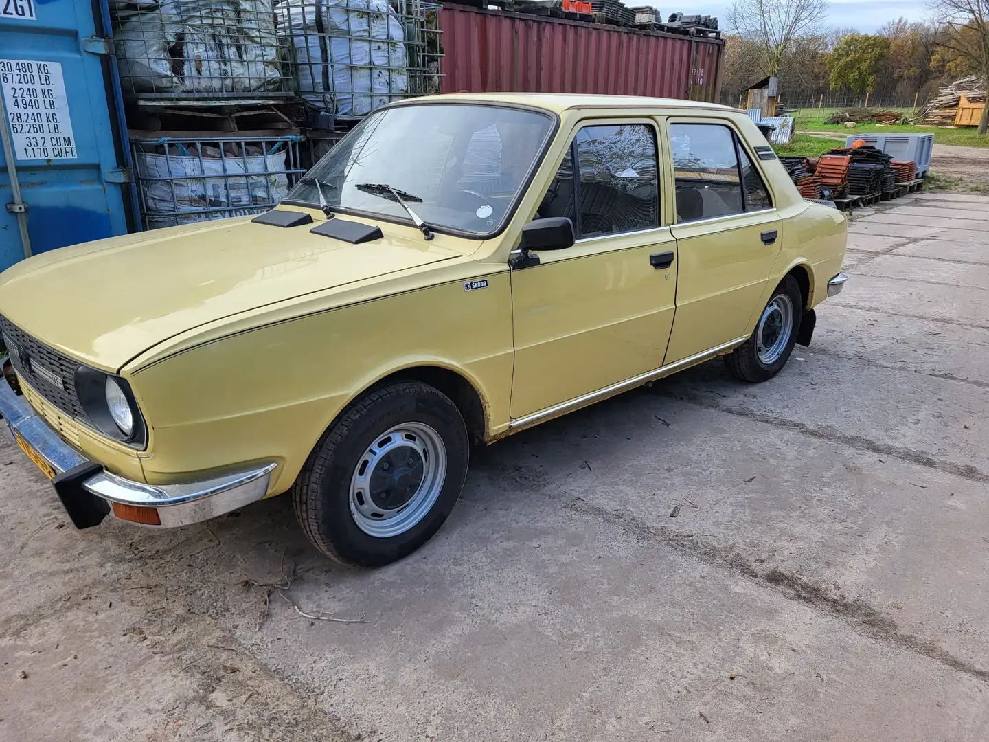 Skoda s105L Желтый - 2