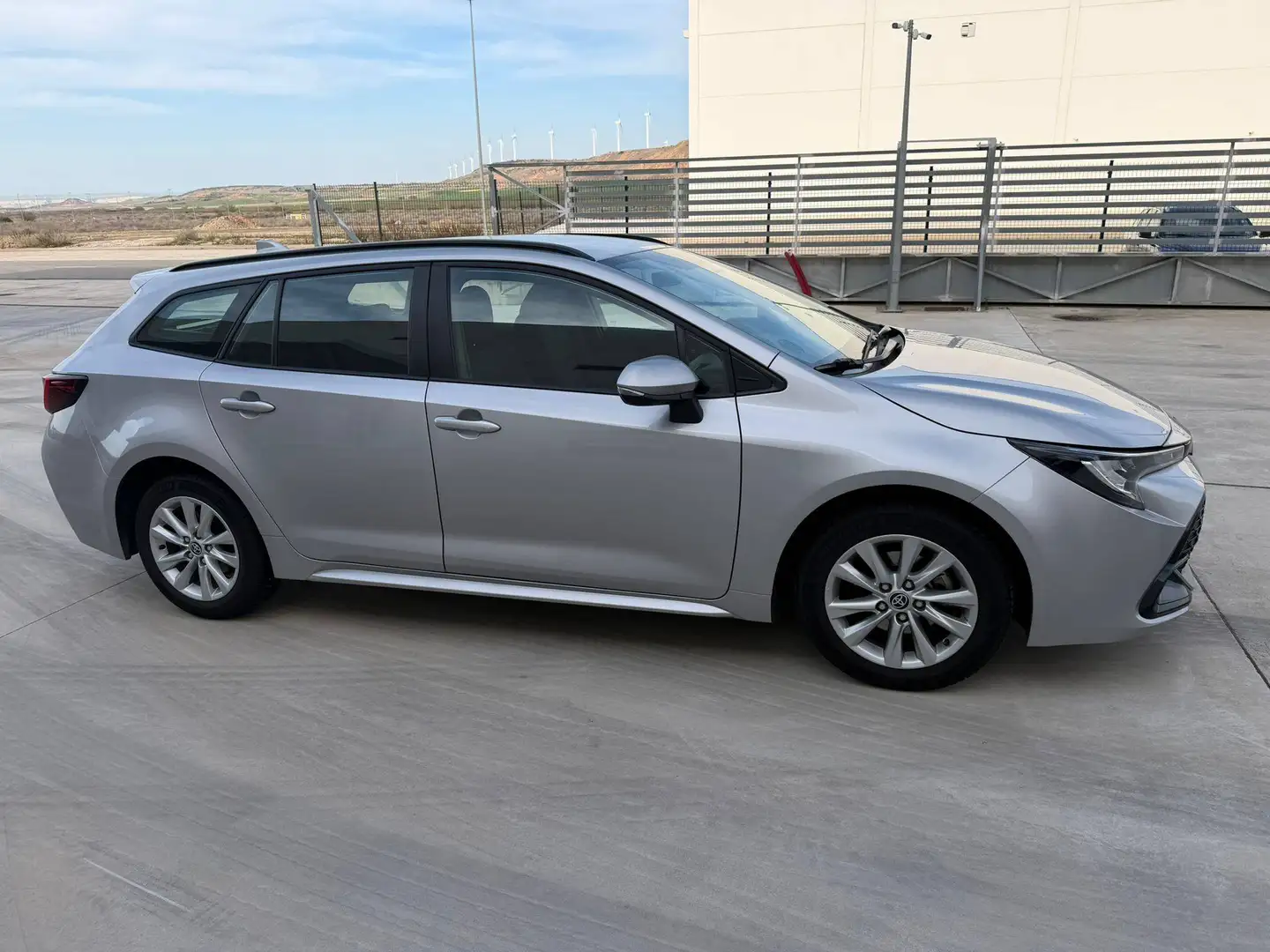 Toyota Corolla Corolla Touring Sports 140H Active Plus Active Plus Plateado - 2
