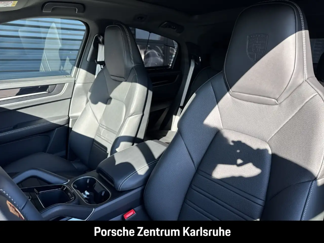 Porsche Cayenne E-Hybrid Coupe Black Edition HA-Lenkung 8