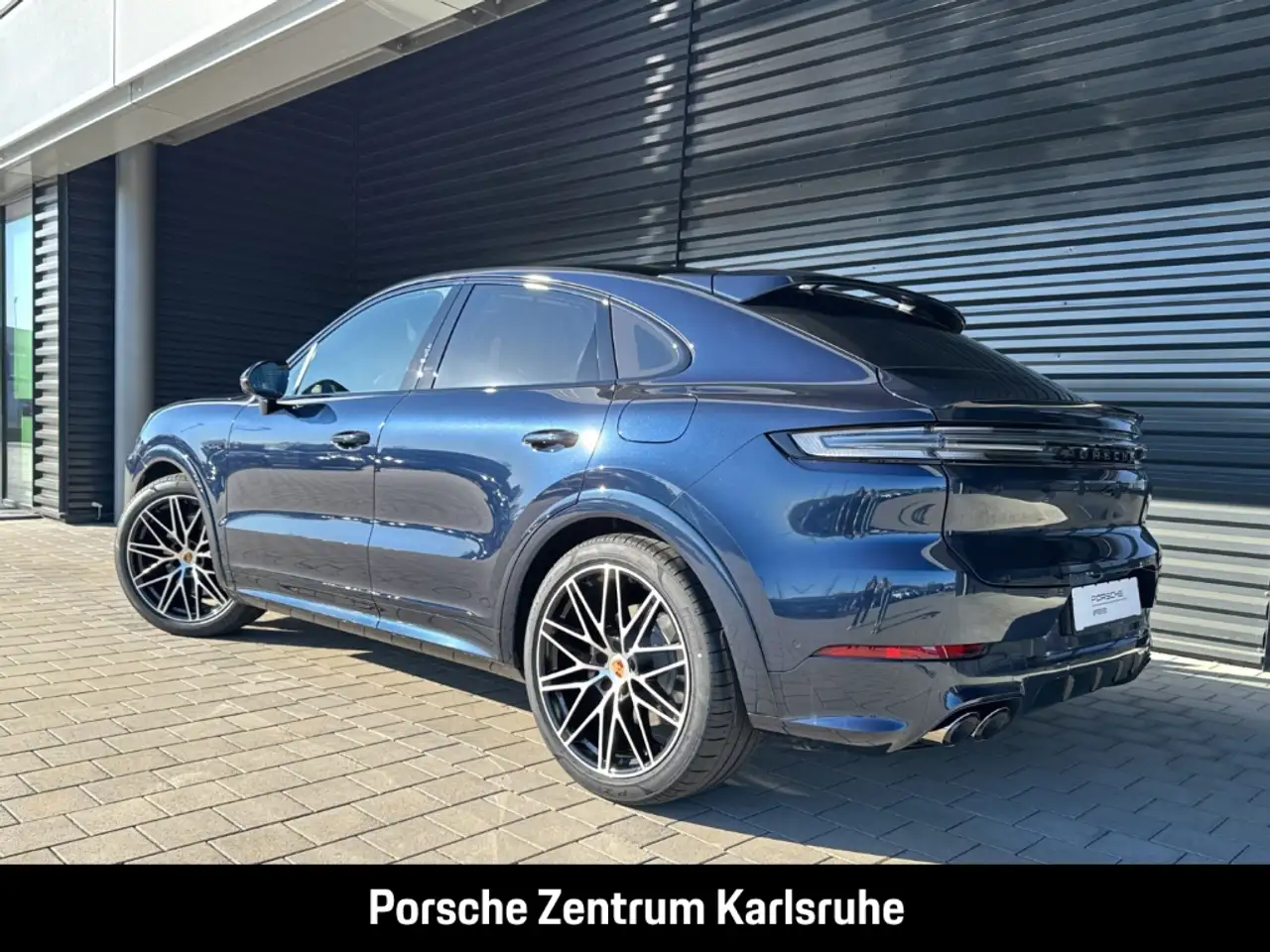 Porsche Cayenne E-Hybrid Coupe Black Edition HA-Lenkung 3