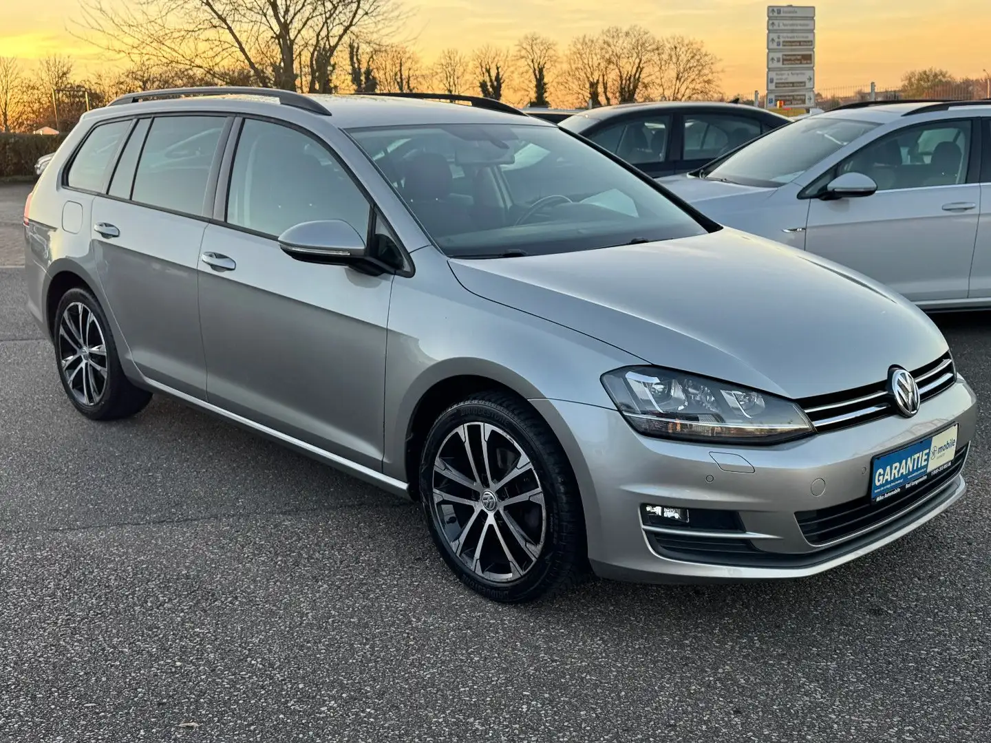 Volkswagen Golf VII Variant Comfortline TÜV 08/2027 Stříbrná - 2