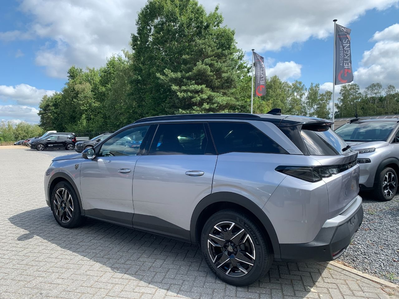 Peugeot 5008 Hybrid 136 GT — photo 6