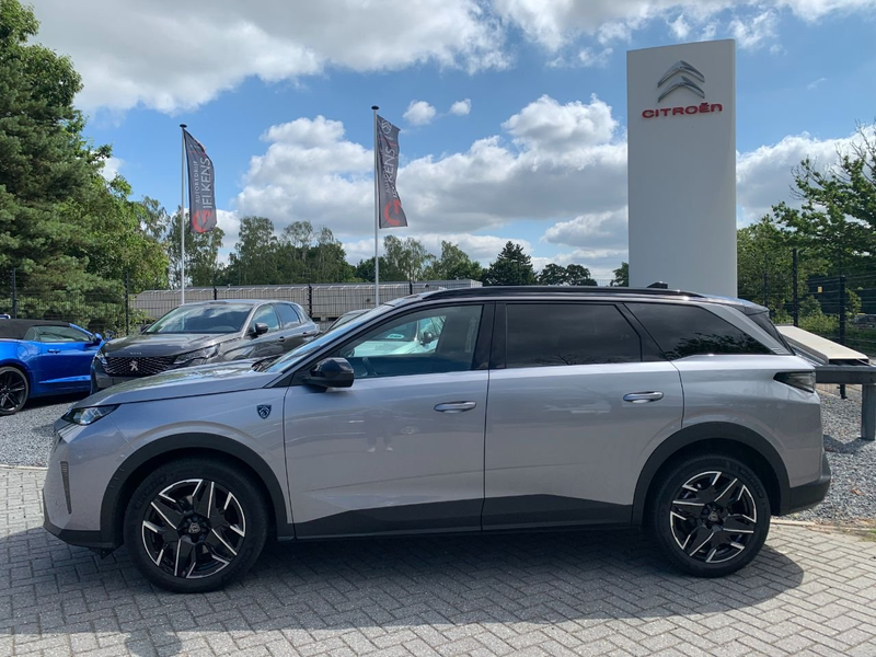 Peugeot 5008 Hybrid 136 GT — photo 3