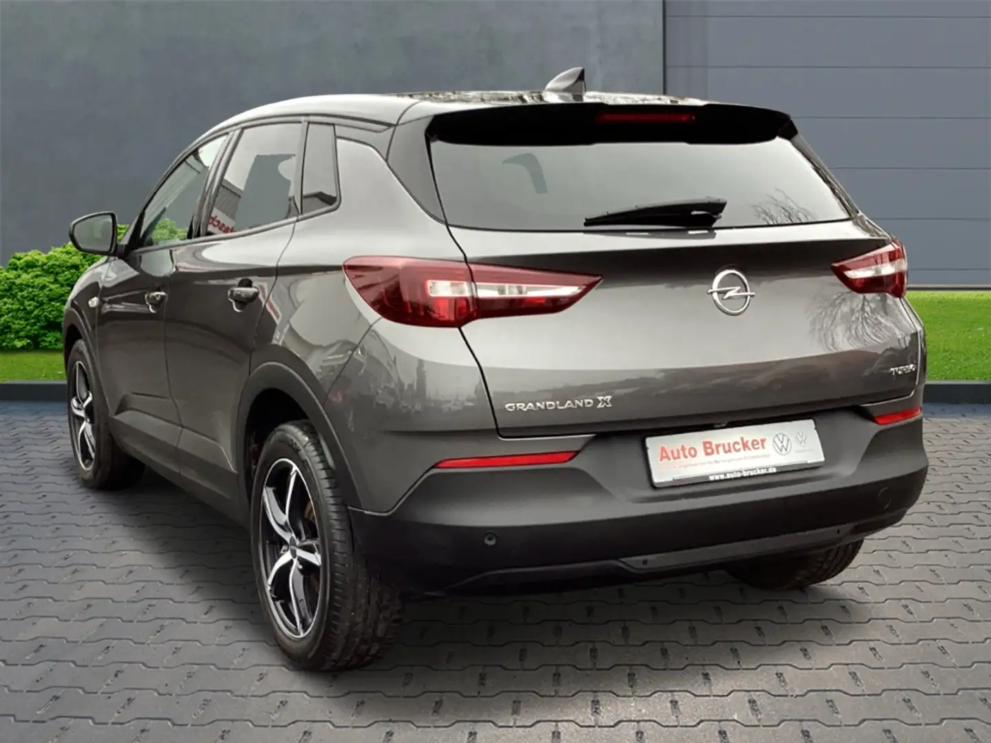 Opel Grandland Design Line 1.2 Turbo Klimaaut.+Navi+LED siva - 2