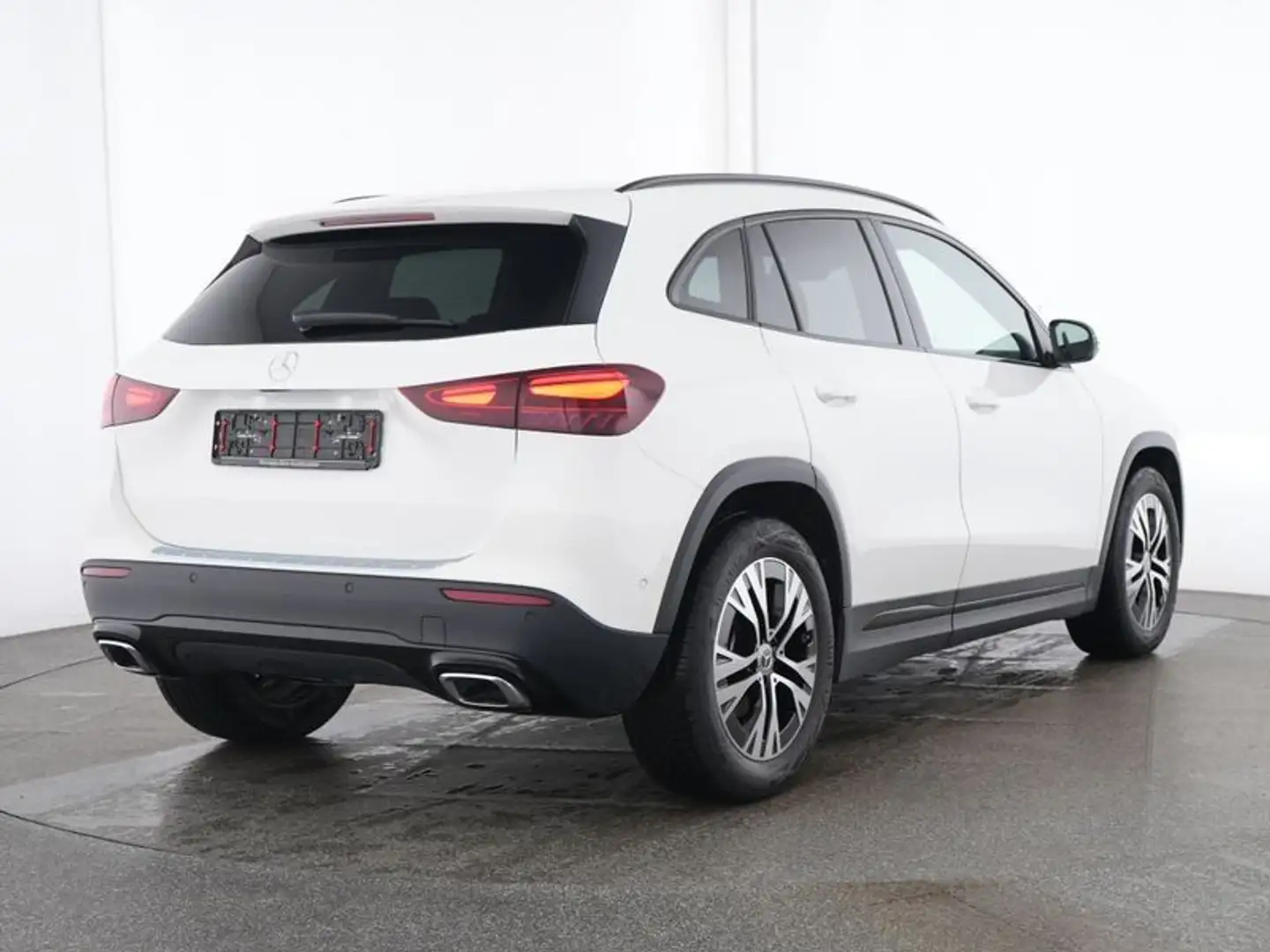 Mercedes-Benz GLA 200 Progressive Line Advanced Weiß - 2