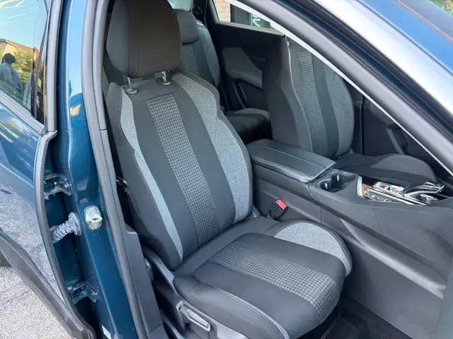 Peugeot 5008 view 12