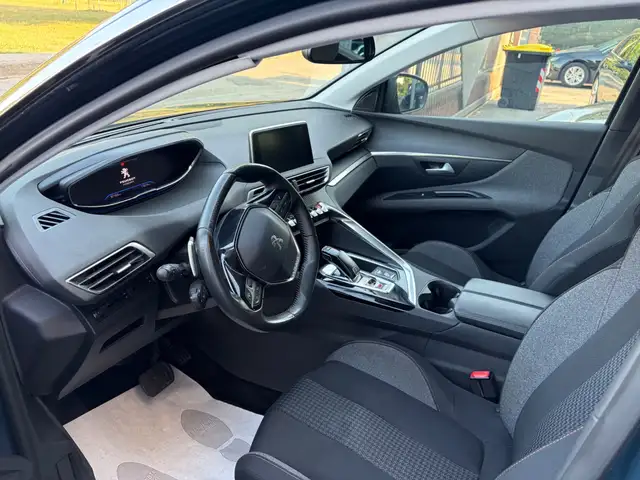 Peugeot 5008 view 8