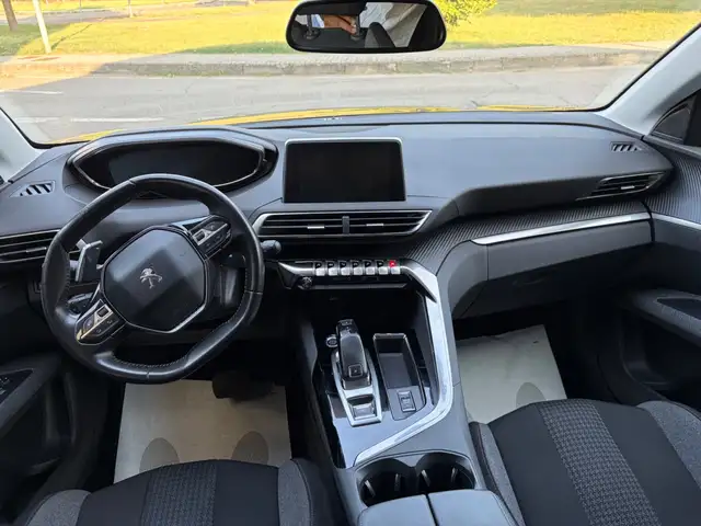 Peugeot 5008 view 7