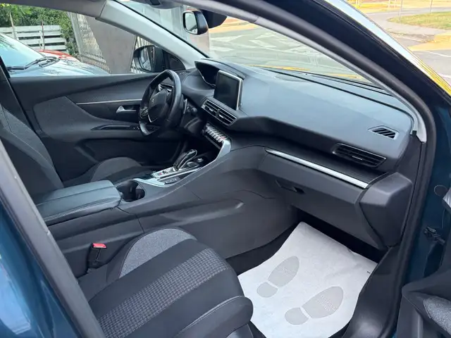 Peugeot 5008 view 11