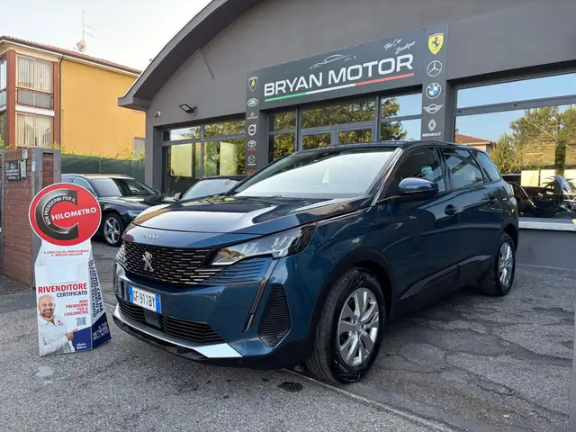 2021 Peugeot 5008 in Blue for sale
